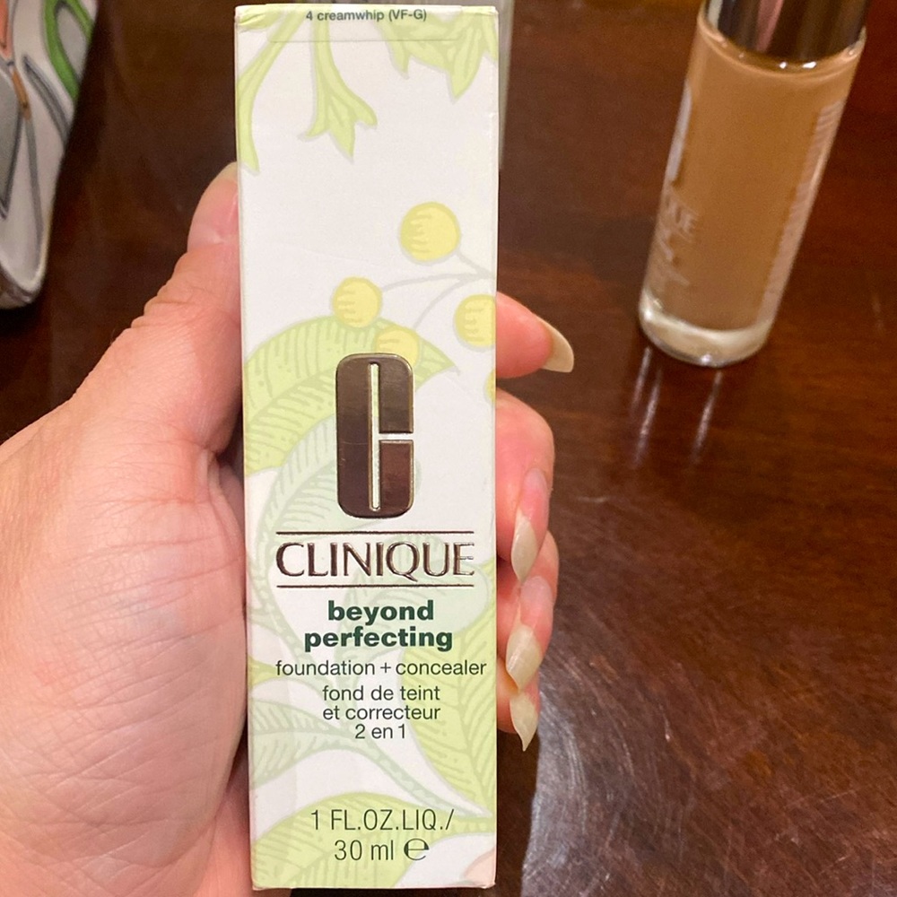Clinique beyond perfecting foundation+concealer Shade 4 (18) cream whip NEW